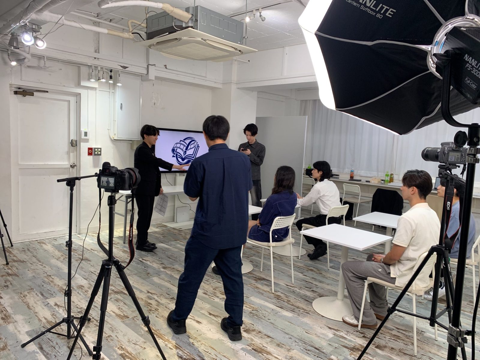 映像制作の現場（スタジオ収録）